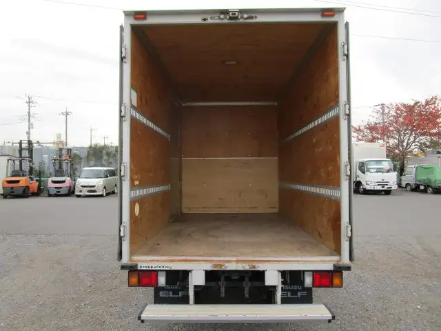 いすゞ エルフ 小型 アルミバン サイドドア TKG-NLR85ANの中古トラック画像7