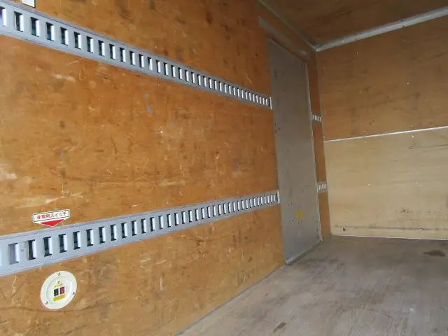 いすゞ エルフ 小型 アルミバン サイドドア TKG-NLR85ANの中古トラック画像9