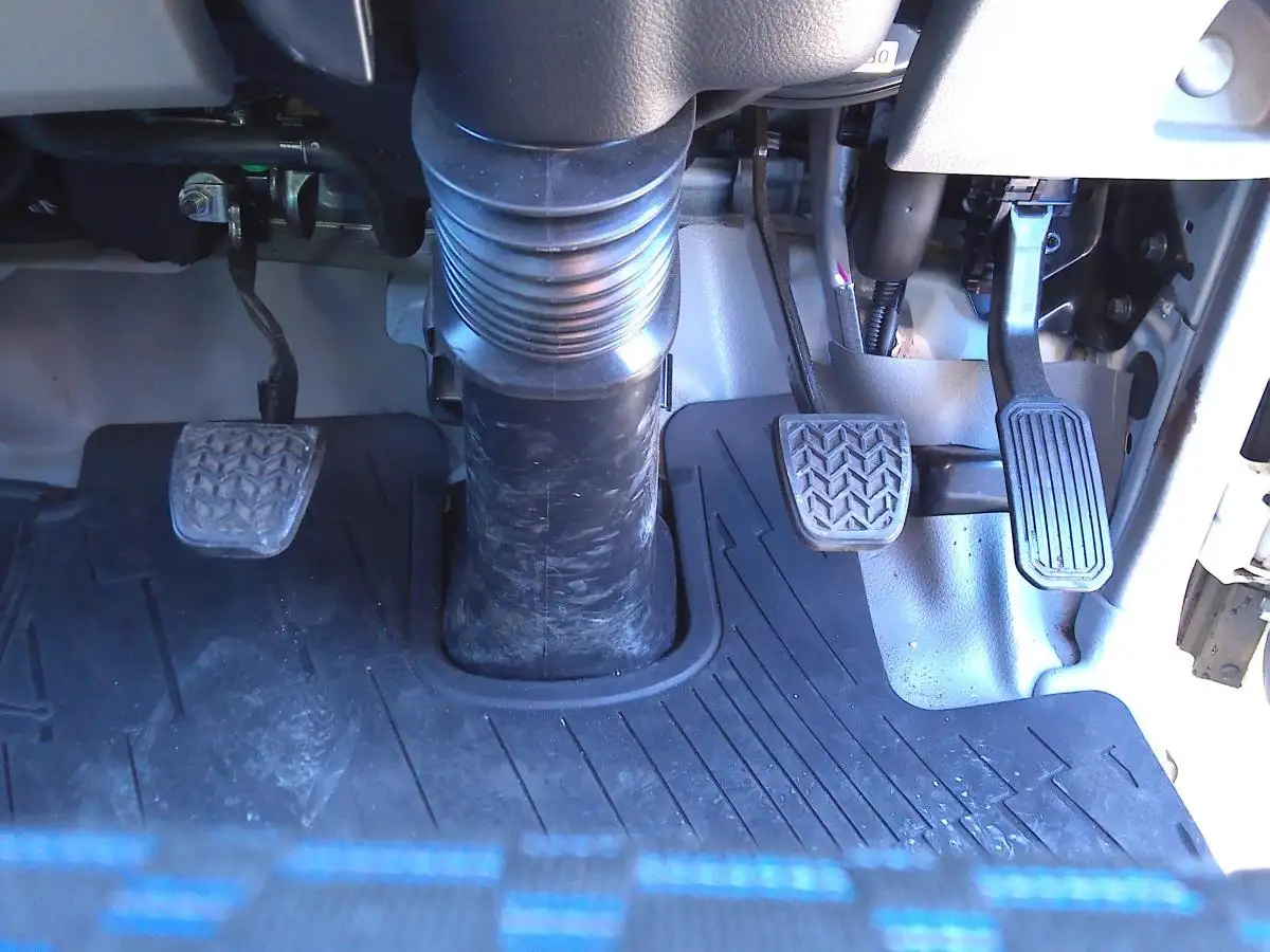 日野 デュトロ 小型 平ボディ パワーゲート 床鉄板の中古トラック画像14