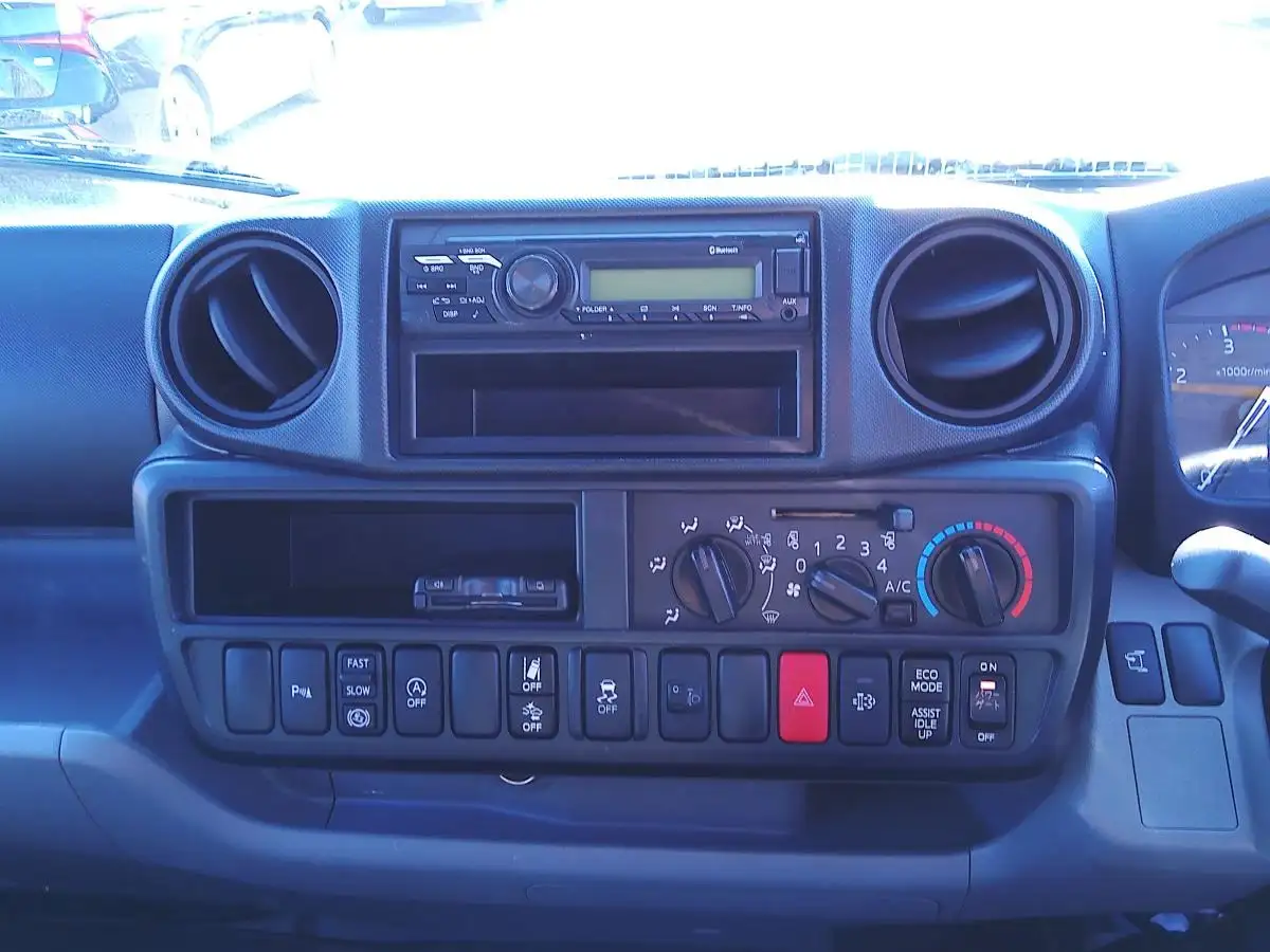 日野 デュトロ 小型 平ボディ パワーゲート 床鉄板の中古トラック画像15