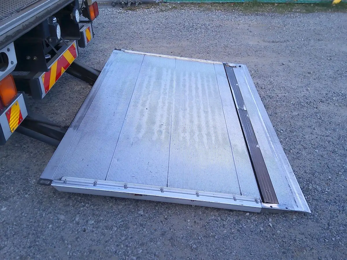 いすゞ フォワード 中型/増トン アルミバン パワーゲート エアサスの中古トラック画像18