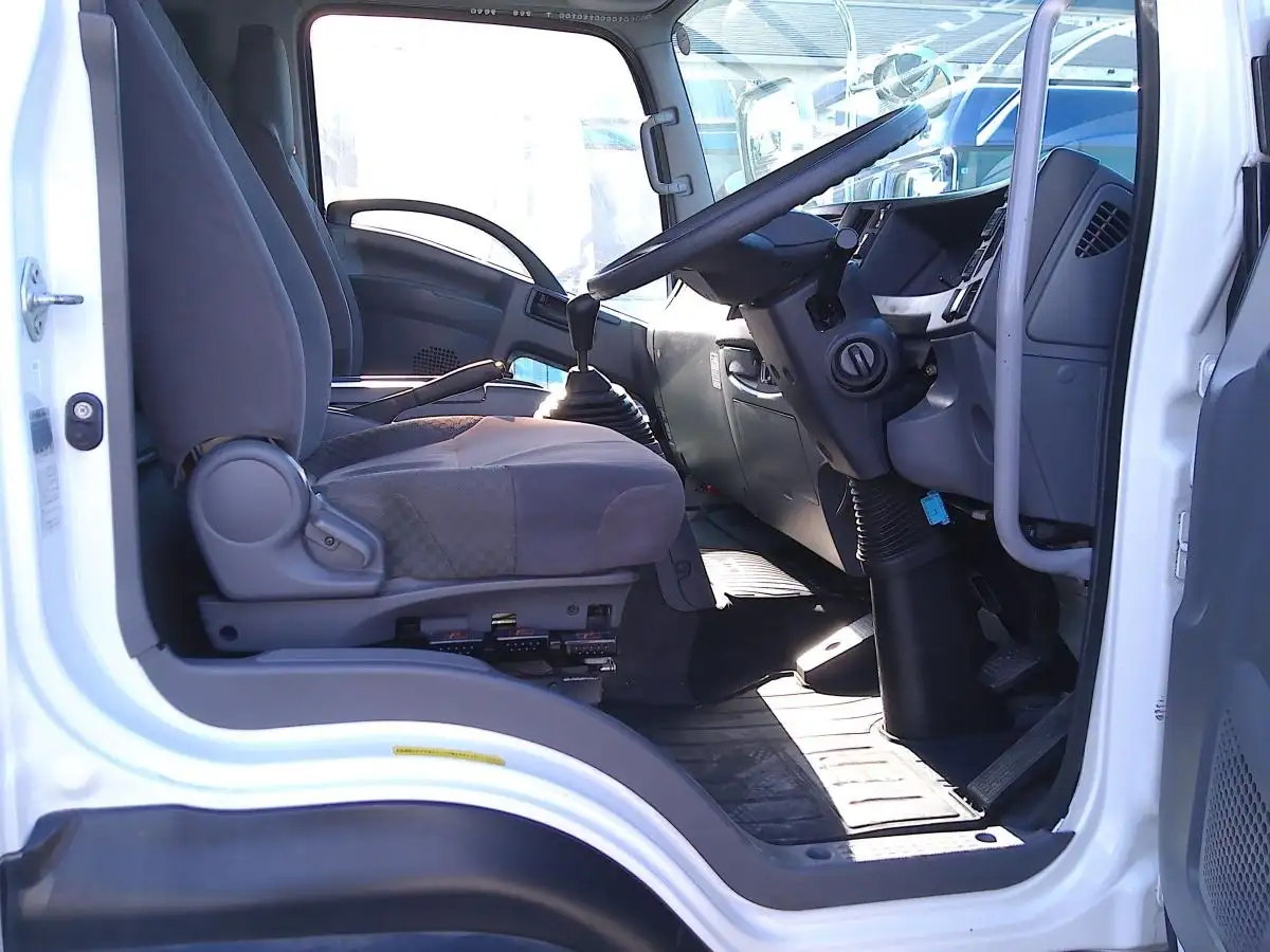 いすゞ フォワード 中型/増トン アルミバン パワーゲート エアサスの中古トラック画像10