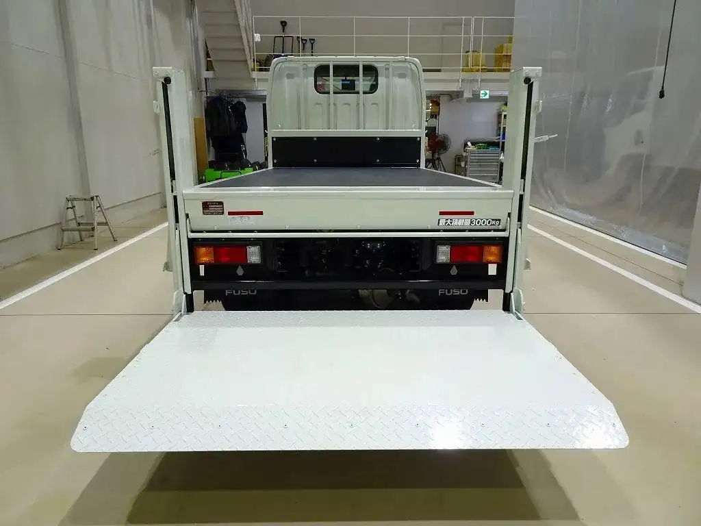 三菱 キャンター 小型 平ボディ パワーゲート 2RG-FBAV0の中古トラック画像3