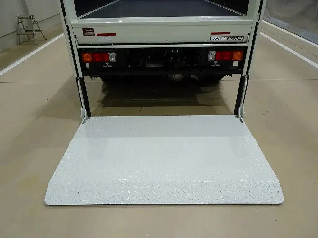 三菱 キャンター 小型 平ボディ パワーゲート 2RG-FBAV0の中古トラック画像9