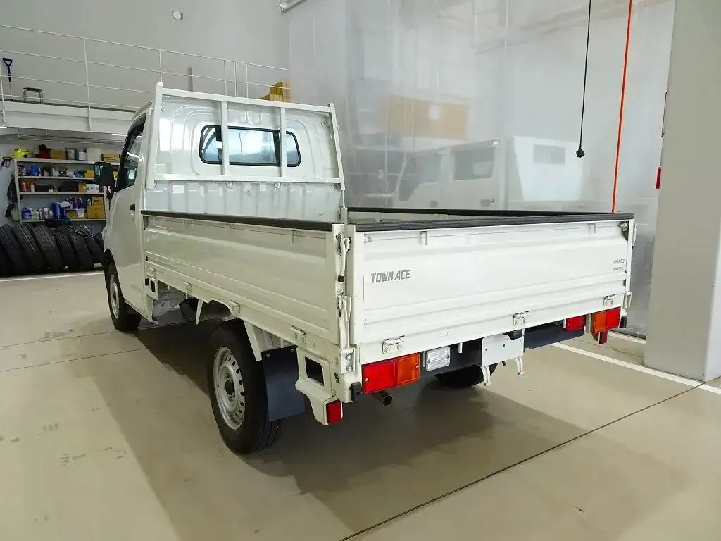 トヨタ タウンエース 小型 平ボディ 5BF-S413U R5の中古トラック画像4