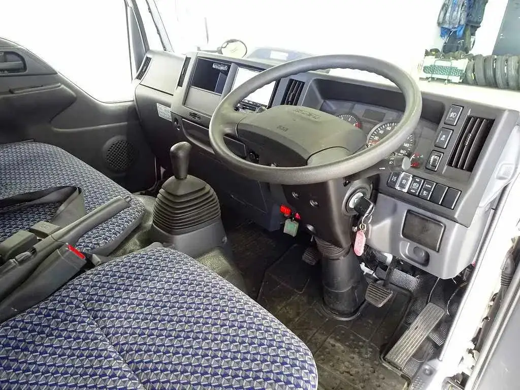 いすゞ エルフ 小型 平ボディ 床鉄板 2RG-NJR88Aの中古トラック画像9