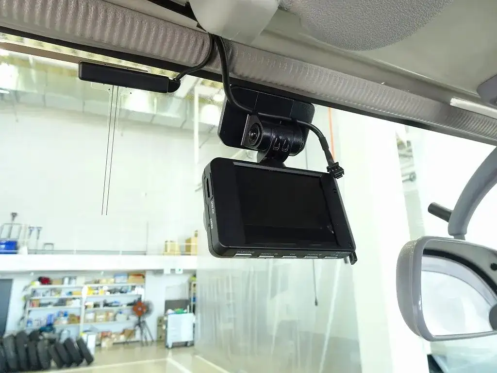 いすゞ エルフ 小型 平ボディ 床鉄板 2RG-NJR88Aの中古トラック画像12