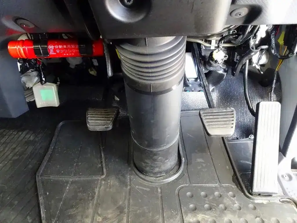 いすゞ エルフ 小型 平ボディ 床鉄板 2RG-NJR88Aの中古トラック画像16