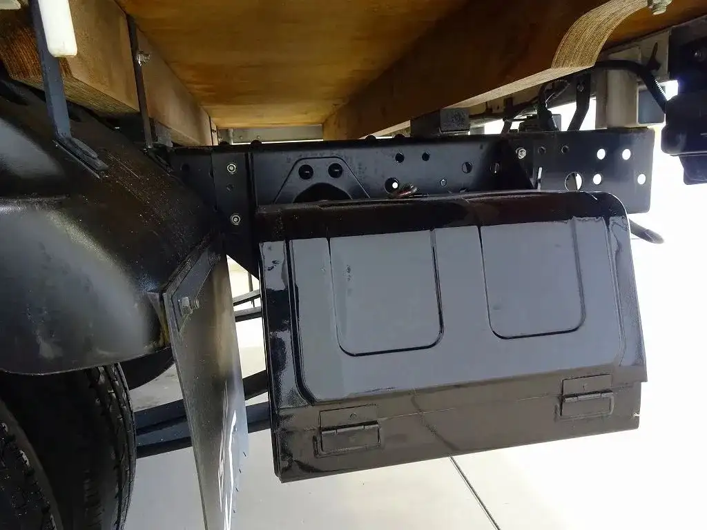 いすゞ エルフ 小型 平ボディ 床鉄板 2RG-NJR88Aの中古トラック画像18