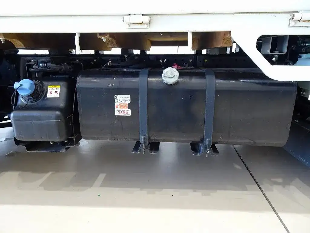 いすゞ エルフ 小型 平ボディ 床鉄板 2RG-NJR88Aの中古トラック画像像17