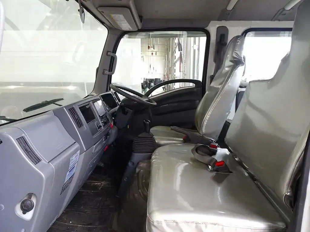 いすゞ エルフ 小型 平ボディ Wキャブ パワーゲートの中古トラック画像12