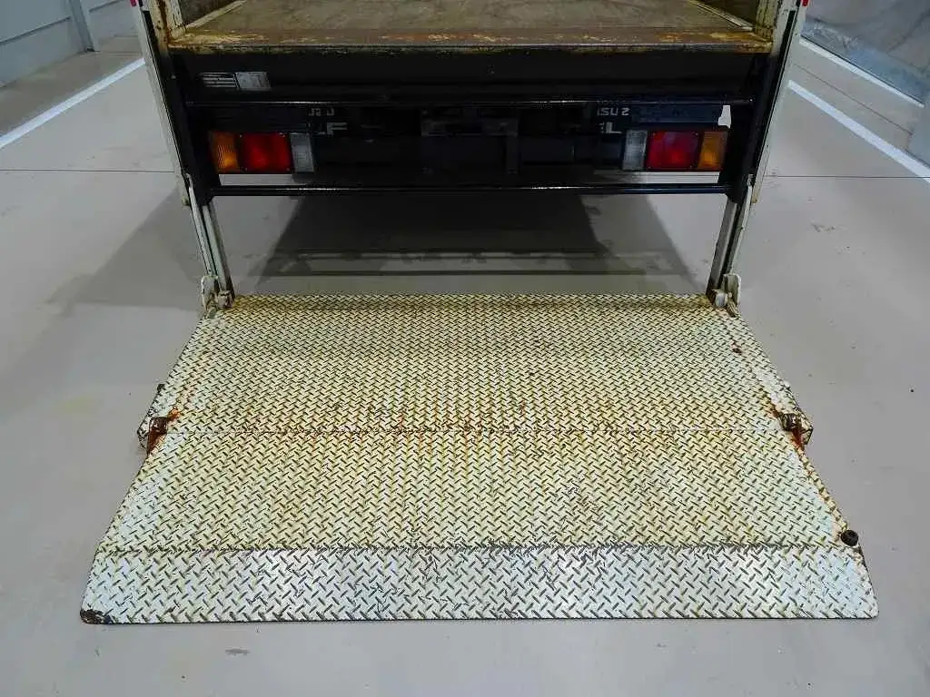 いすゞ エルフ 小型 平ボディ Wキャブ パワーゲートの中古トラック画像8