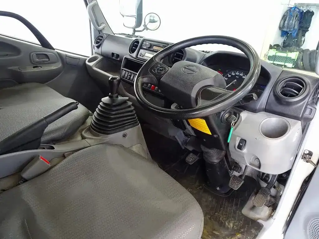 日野 デュトロ 小型 平ボディ パワーゲート 2KG-XZU675Mの中古トラック画像10