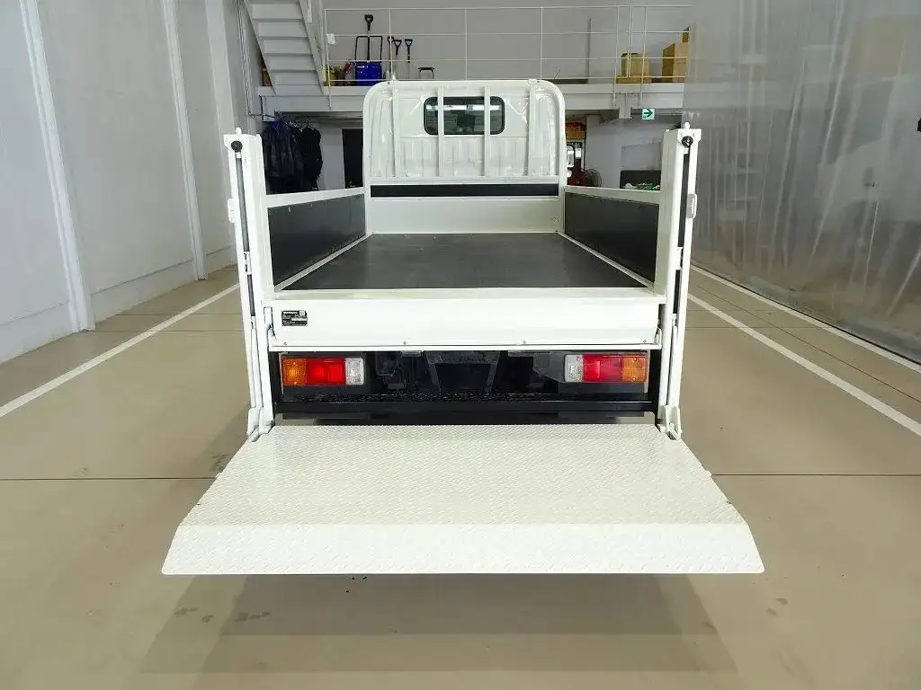 日野 デュトロ 小型 平ボディ パワーゲート 2KG-XZU675Mの中古トラック画像3