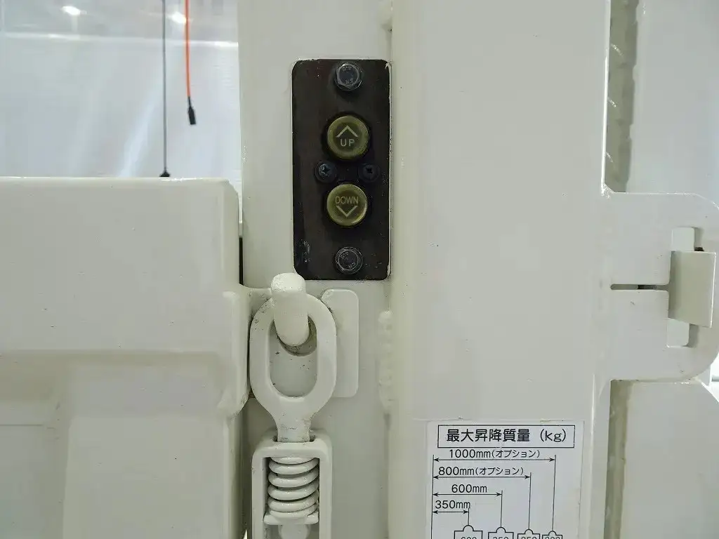 日野 デュトロ 小型 平ボディ パワーゲート 2KG-XZU675Mの中古トラック画像7