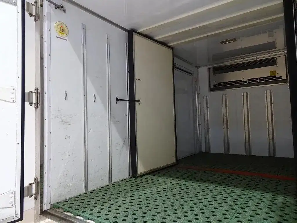 日野 デュトロ 小型 冷凍冷蔵 低温 2室の中古トラック画像6