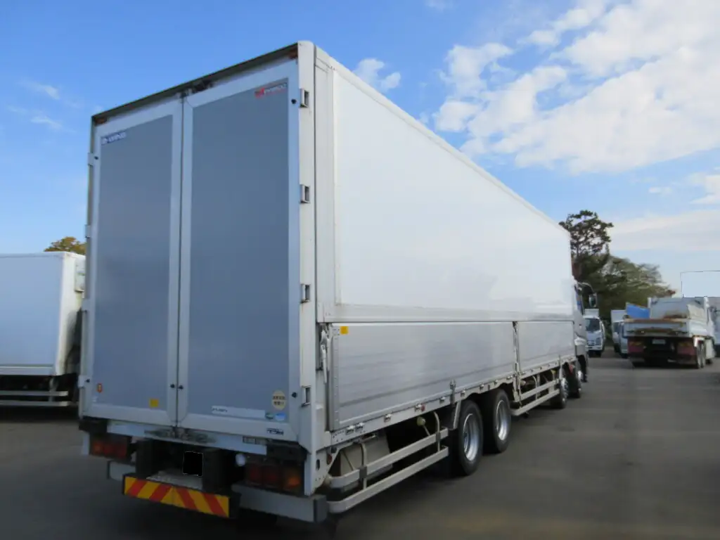 三菱 スーパーグレート 大型 ウイング エアサス ベッドの中古トラック画像3