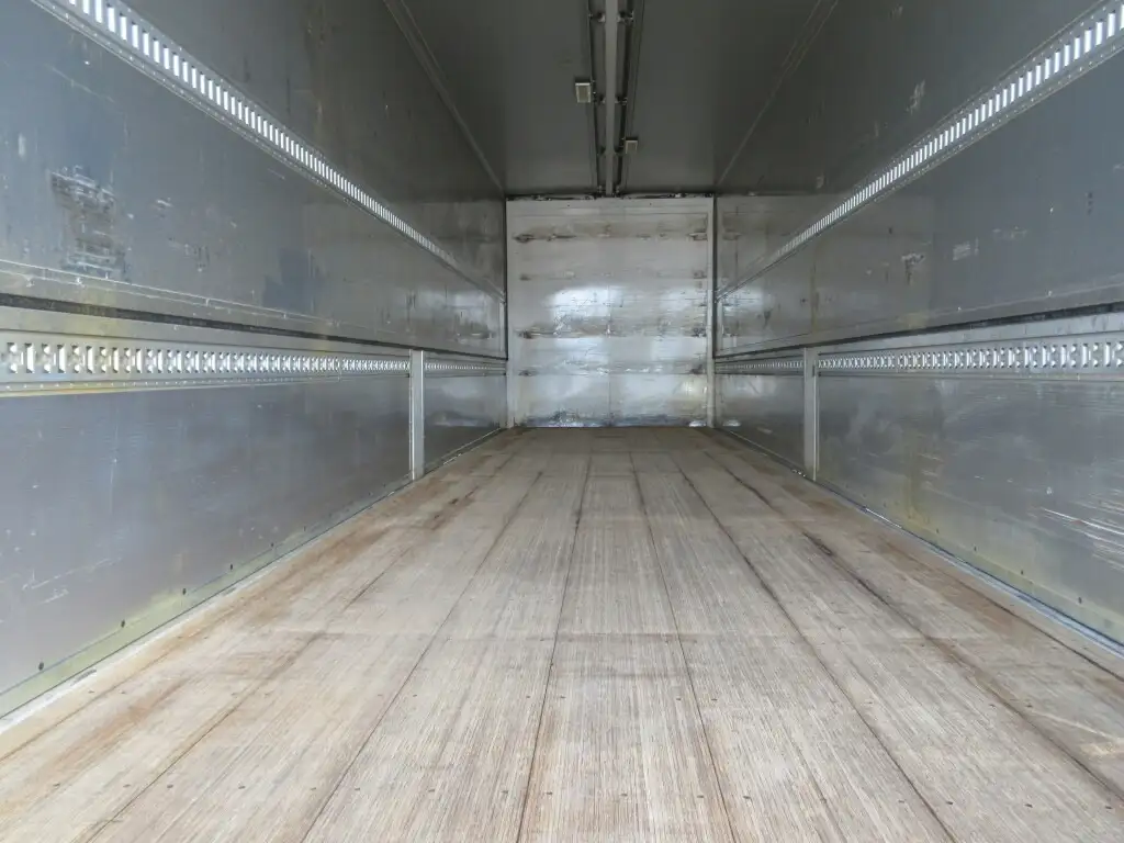 三菱 スーパーグレート 大型 ウイング エアサス ベッドの中古トラック画像9