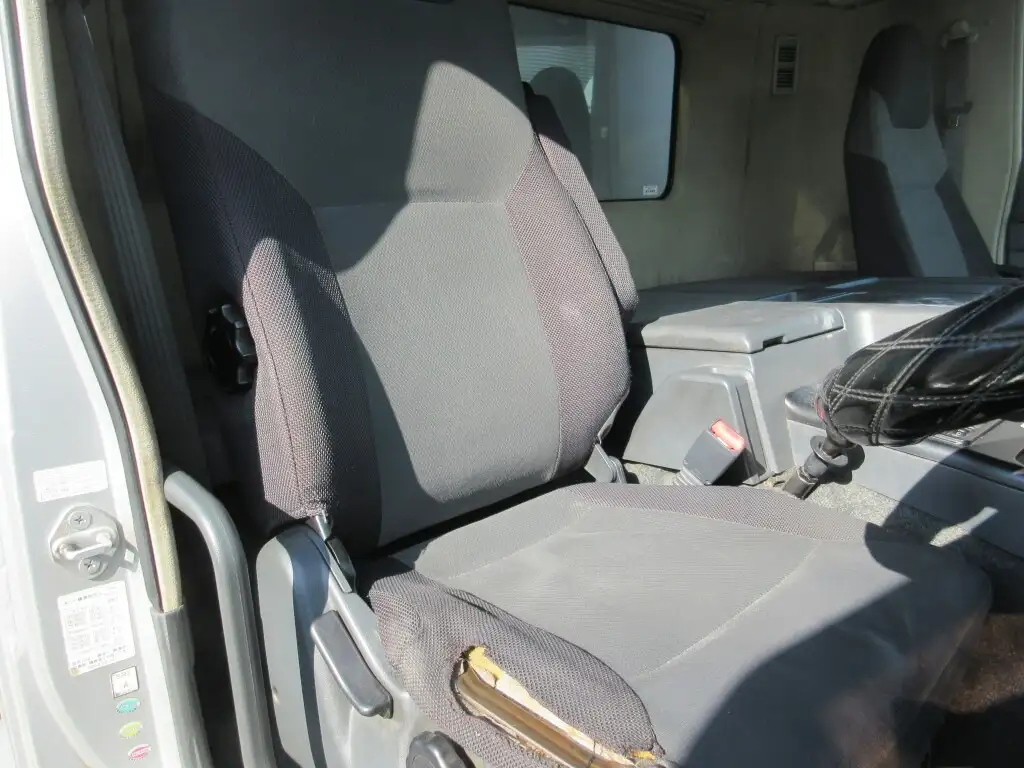 三菱 スーパーグレート 大型 ウイング エアサス ベッドの中古トラック画像12