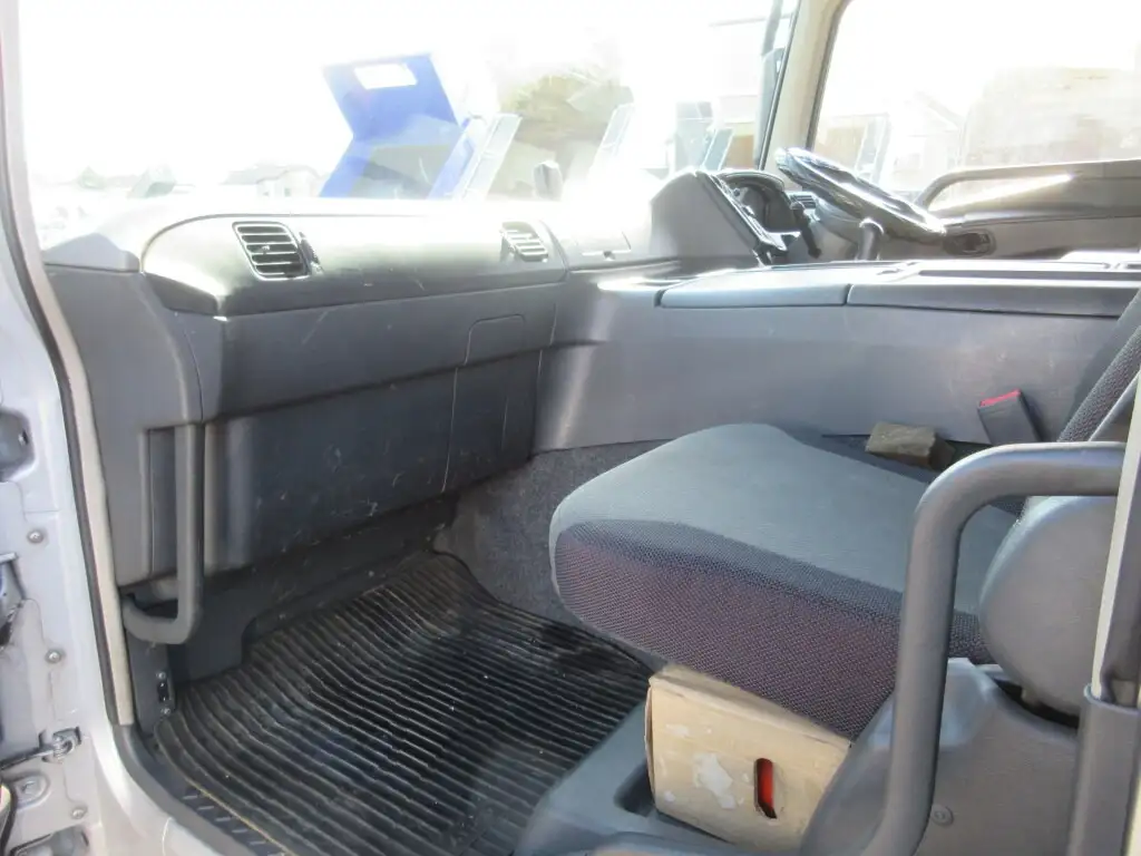 三菱 スーパーグレート 大型 ウイング エアサス ベッドの中古トラック画像13