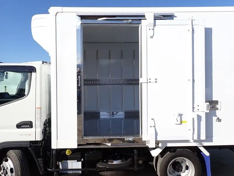 三菱 キャンター 小型 冷凍冷蔵 低温 床ステンの中古トラック画像6