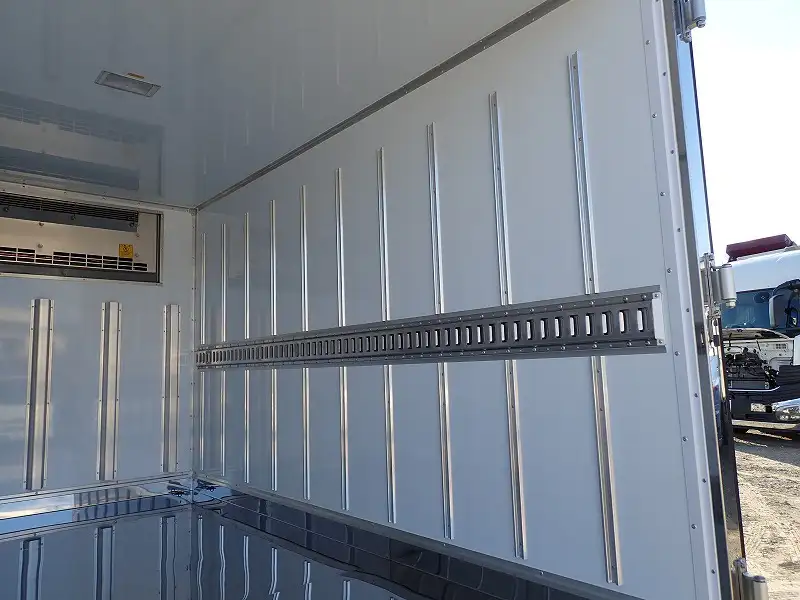 三菱 キャンター 小型 冷凍冷蔵 低温 床ステンの中古トラック画像8