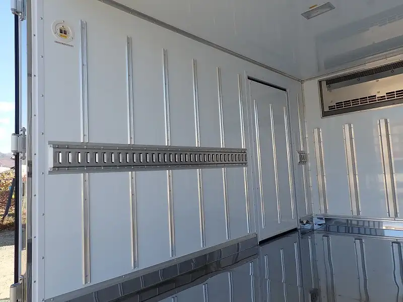 三菱 キャンター 小型 冷凍冷蔵 低温 床ステンの中古トラック画像9