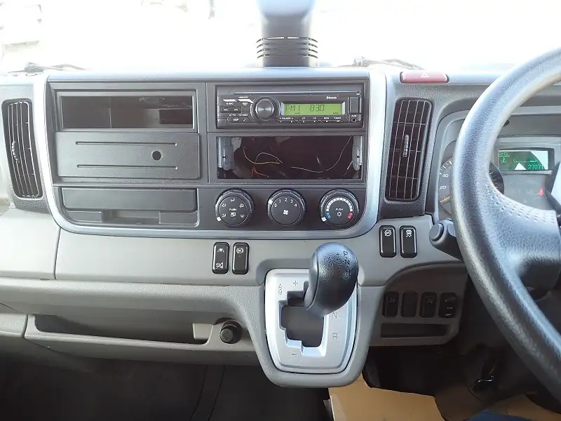 三菱 キャンター 小型 平ボディ Wキャブ アルミブロックの中古トラック画像12