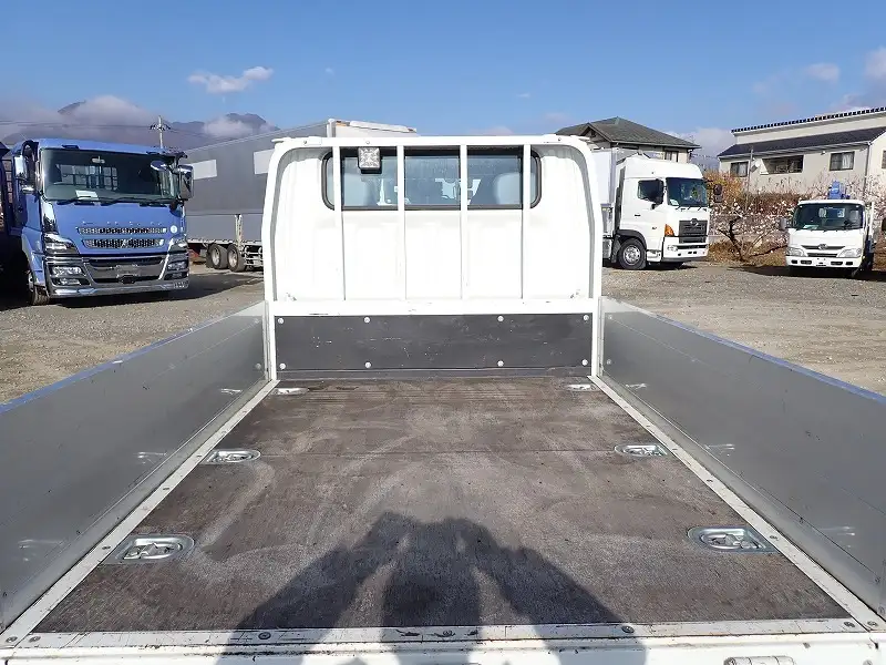 三菱 キャンター 小型 平ボディ Wキャブ アルミブロックの中古トラック画像6