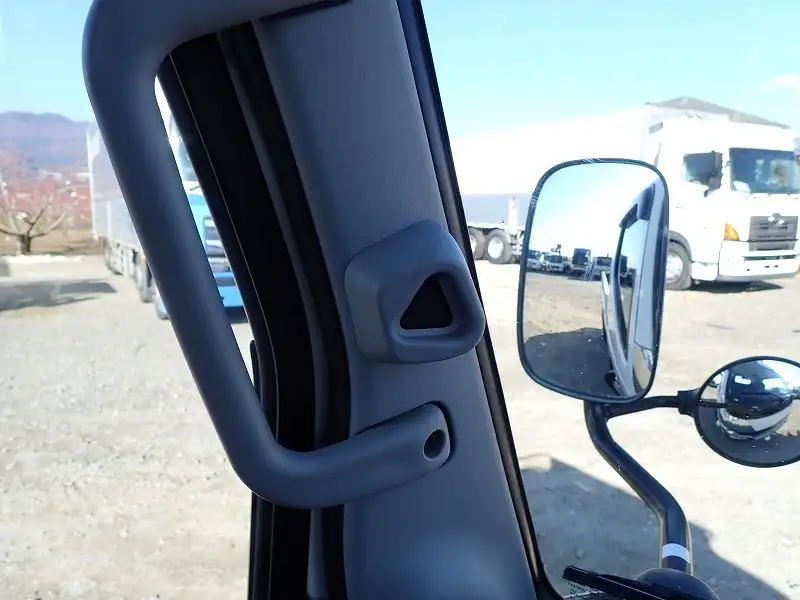 三菱 キャンター 小型 平ボディ 床鉄板 2PG-FBAV0の中古トラック画像14