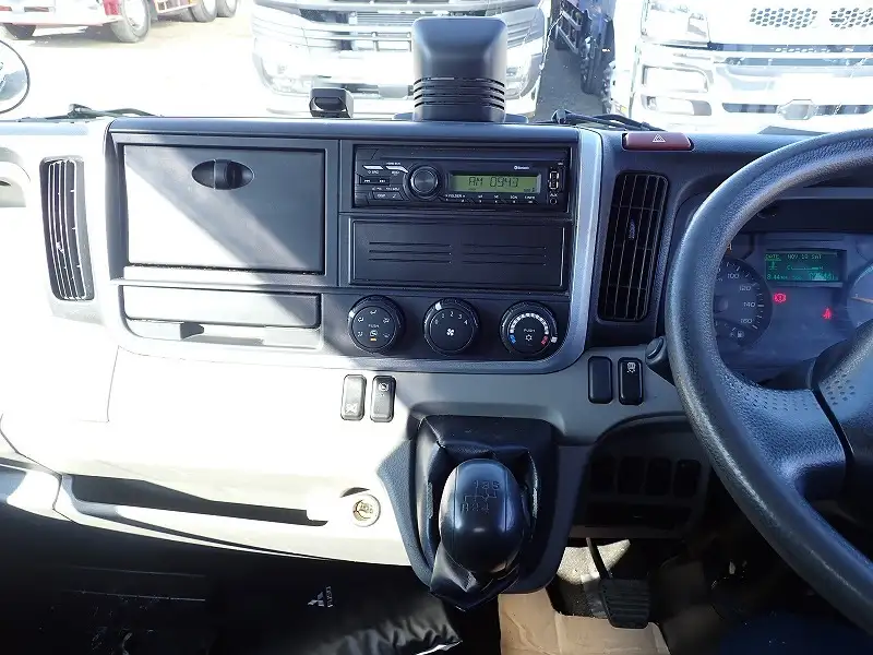 三菱 キャンター 小型 平ボディ 床鉄板 2PG-FBAV0の中古トラック画像12