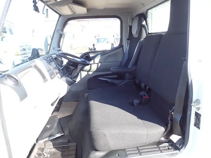 三菱 キャンター 小型 平ボディ 床鉄板 2PG-FBAV0の中古トラック画像11