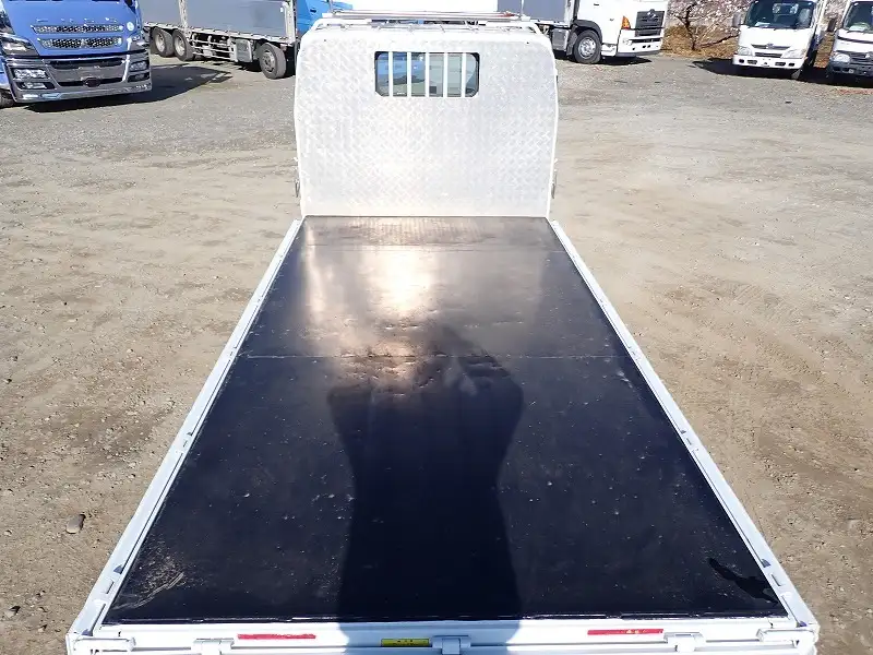 三菱 キャンター 小型 平ボディ 床鉄板 2PG-FBAV0の中古トラック画像7