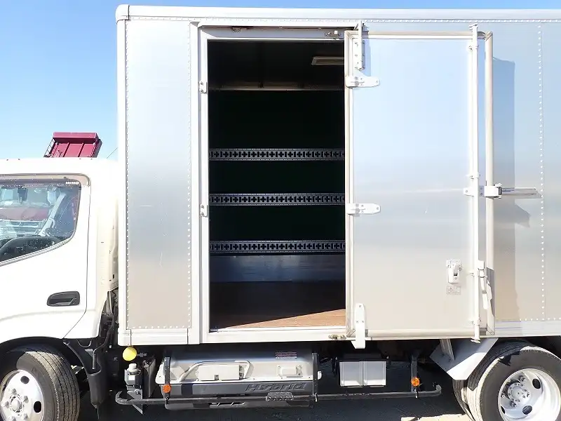 日野 デュトロ 小型 アルミバン パワーゲート サイドドアの中古トラック画像6