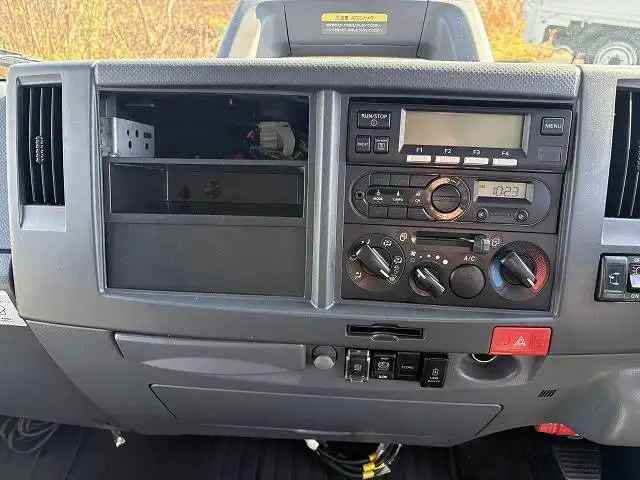 いすゞ エルフ 小型 冷凍冷蔵 低温 床アルミの中古トラック画像12