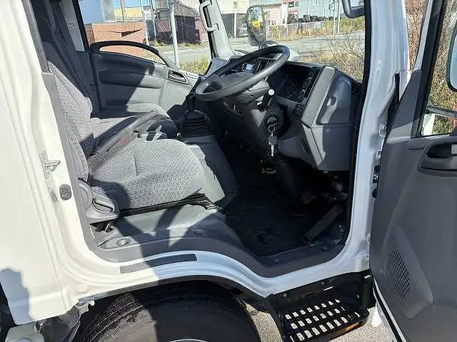 いすゞ エルフ 小型 冷凍冷蔵 低温 床アルミの中古トラック画像10