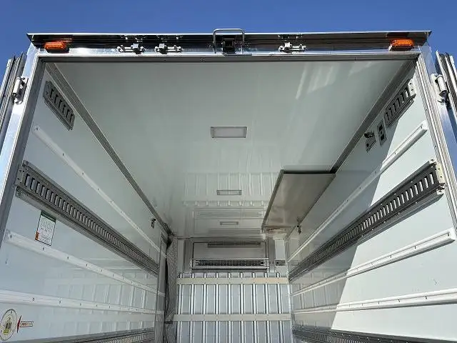 いすゞ エルフ 小型 冷凍冷蔵 低温 床アルミの中古トラック画像6