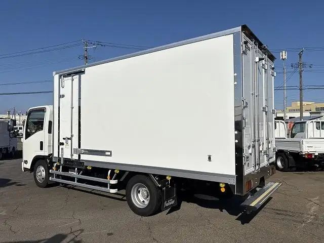 いすゞ エルフ 小型 冷凍冷蔵 低温 床アルミの中古トラック画像4