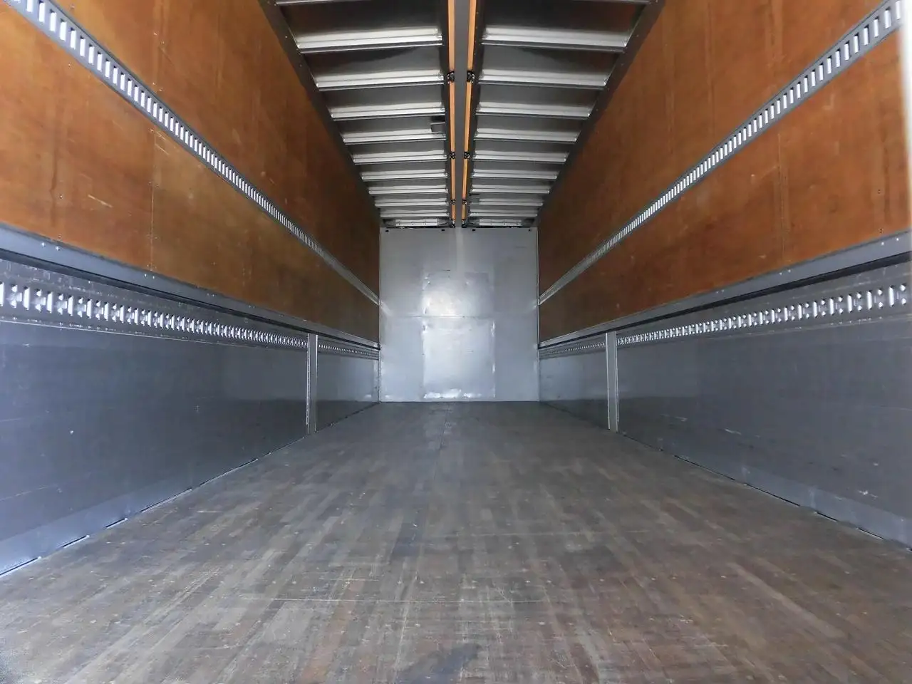 いすゞ ギガ 大型 ウイング エアサス ベッドの中古トラック画像8