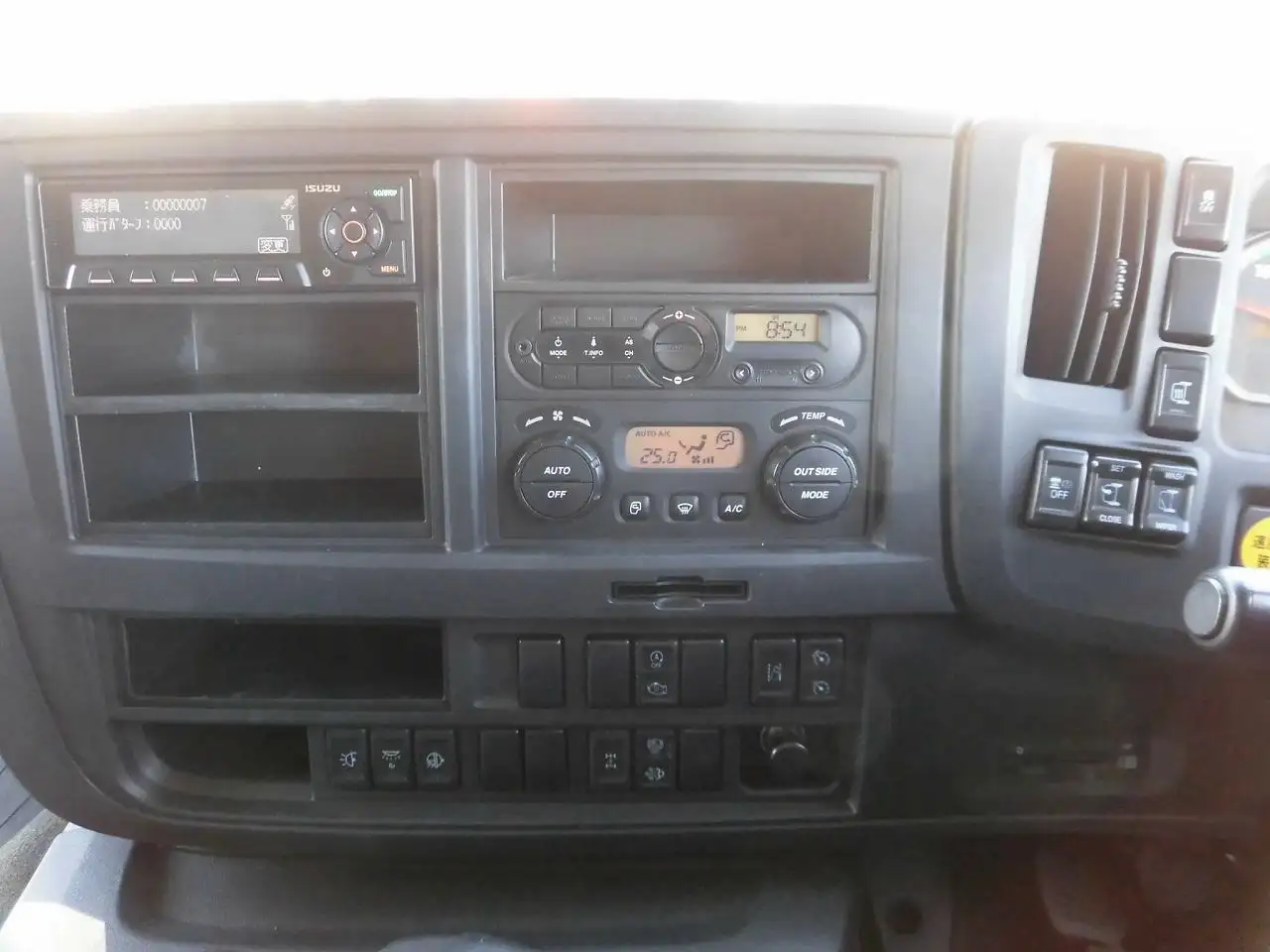 いすゞ ギガ 大型 ウイング エアサス ベッドの中古トラック画像12