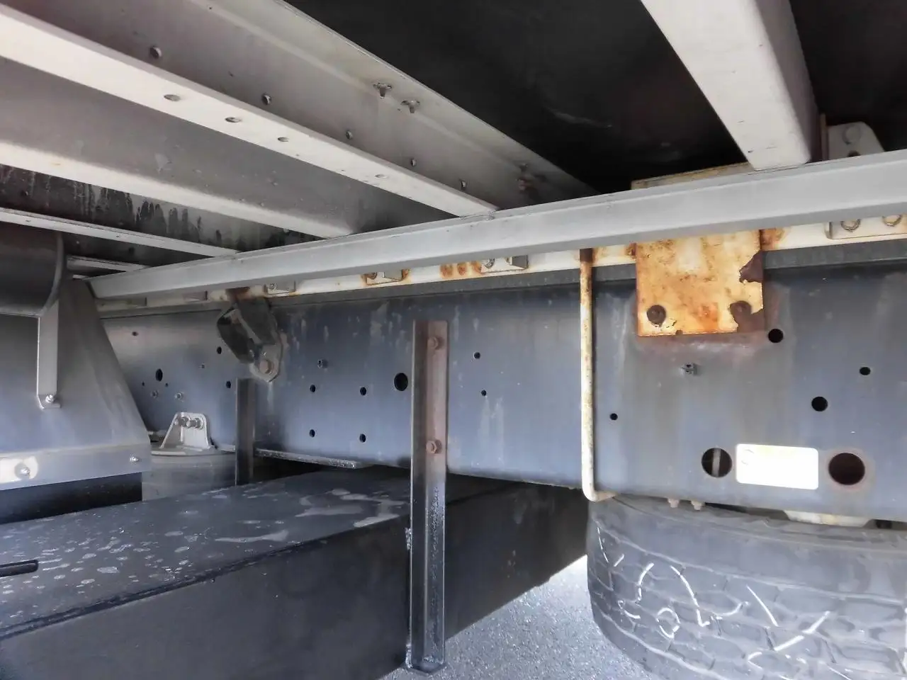 いすゞ ギガ 大型 ウイング エアサス ベッドの中古トラック画像16