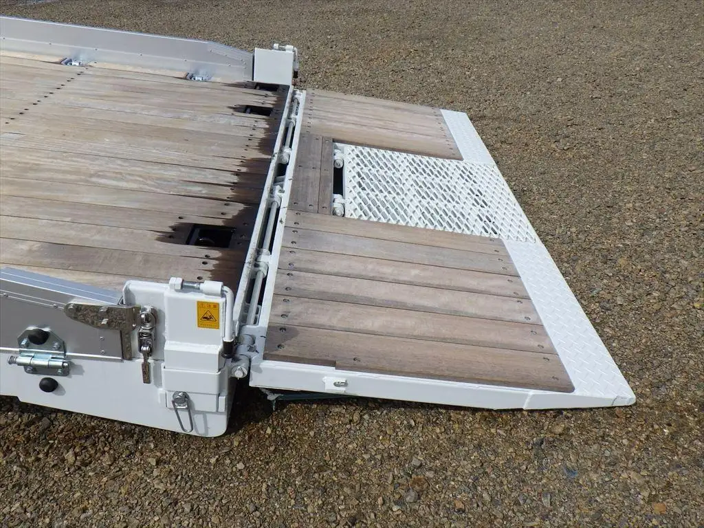 いすゞ ギガ 大型 車両重機運搬 4段クレーン ラジコンの中古トラック画像11