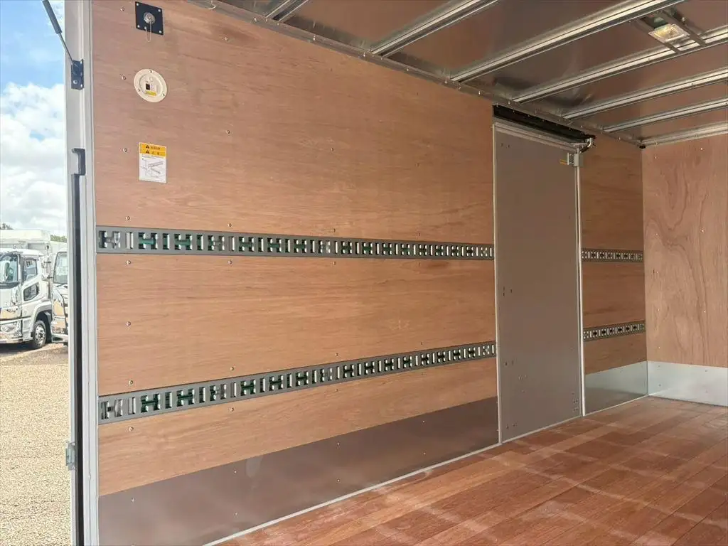 三菱 キャンター 小型 アルミバン パワーゲート サイドドアの中古トラック画像10