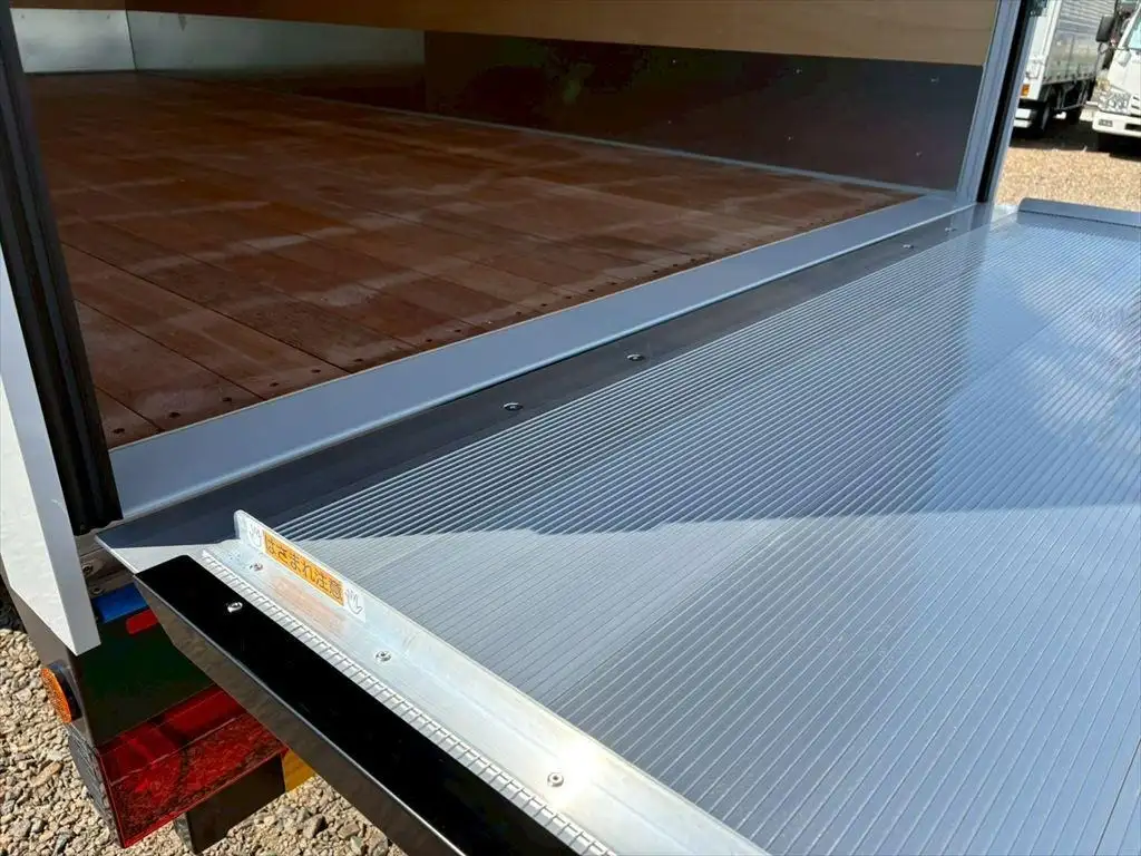 三菱 キャンター 小型 アルミバン パワーゲート サイドドアの中古トラック画像11