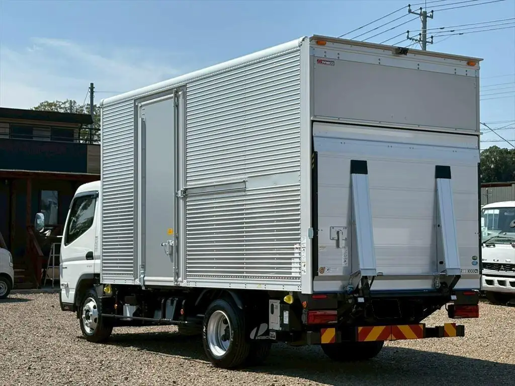 三菱 キャンター 小型 アルミバン パワーゲート サイドドアの中古トラック画像4