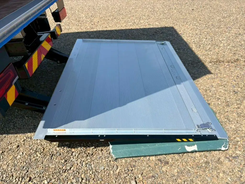 三菱 キャンター 小型 アルミバン パワーゲート サイドドアの中古トラック画像11