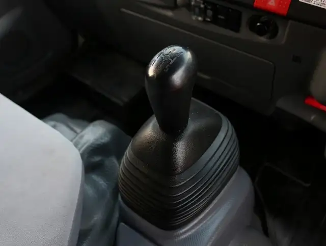 いすゞ エルフ 小型 平ボディ Wキャブ TRG-NLR85ARの中古トラック画像14