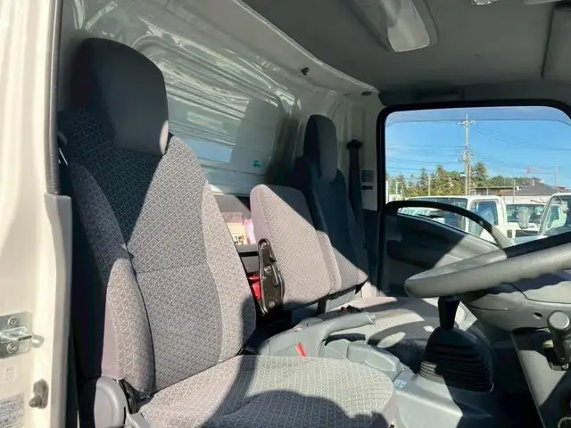 いすゞ エルフ 小型 冷凍冷蔵 低温 床アルミの中古トラック画像8