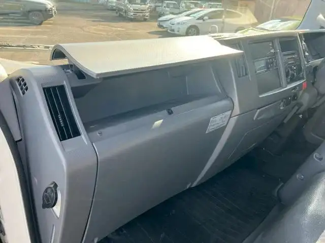 いすゞ エルフ 小型 冷凍冷蔵 低温 床アルミの中古トラック画像10