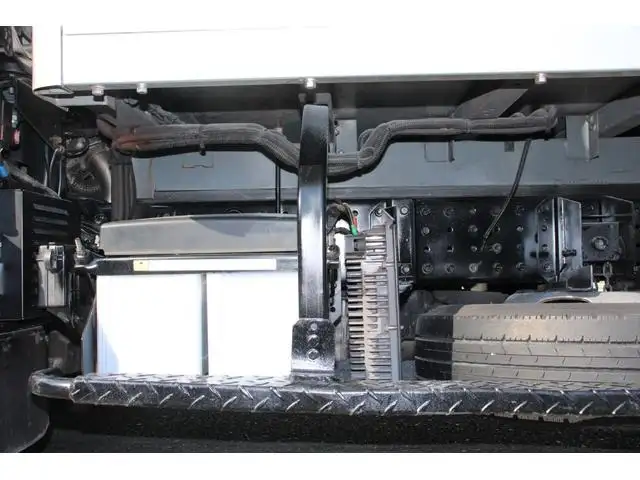 三菱 キャンター 小型 冷凍冷蔵 中温 サイドドアの中古トラック画像14